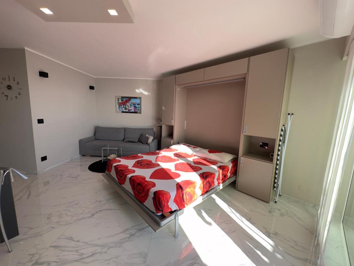 Exclusive Panoramic Sea View In Victoria Beach ม็องตง ภายนอก รูปภาพ