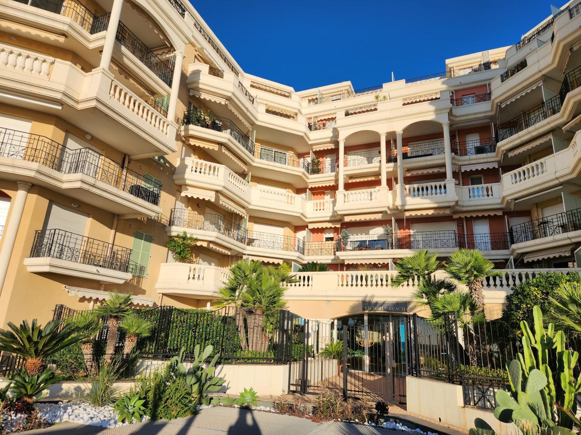 Exclusive Panoramic Sea View In Victoria Beach ม็องตง ภายนอก รูปภาพ