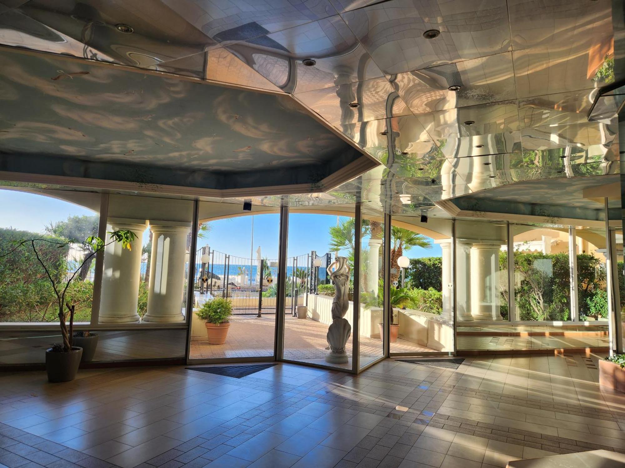 Exclusive Panoramic Sea View In Victoria Beach ม็องตง ภายนอก รูปภาพ